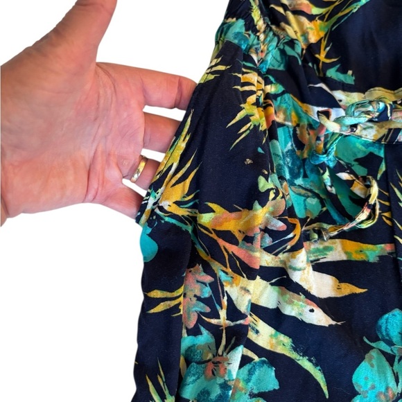 Mudd Women’s Blue & Teal Green Tropical Floral Strapless Jumpsuit Romper Sz XS - Picture 7 of 16